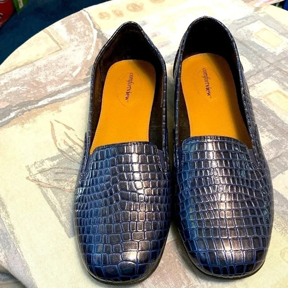 Women’s Comfort‎ view  Blue Shoes Leisa Flat 10 1/2 Medium - Picture 1 of 6